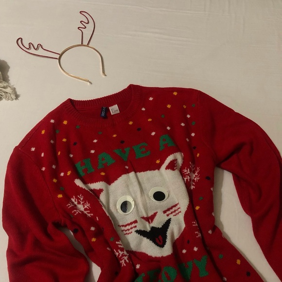 H&M Christmas Sweater ***free gift included**** - Picture 2 of 7